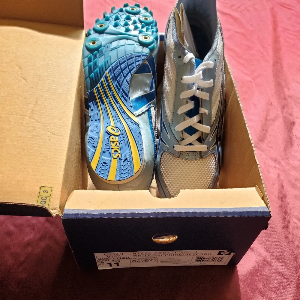 Track & Field Spikes - Picture 2 of 5